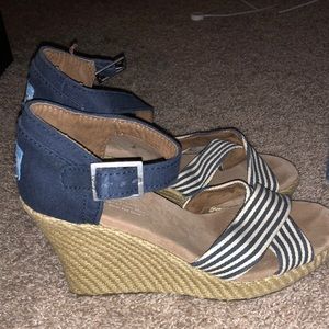 Toms wedges